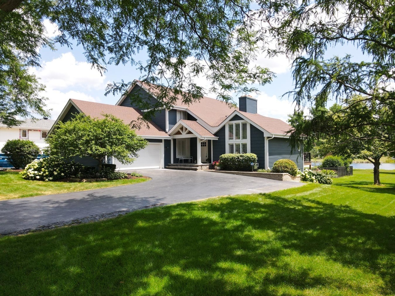 Cinda K. Lester Transforms Illinois Lakefront Lodge