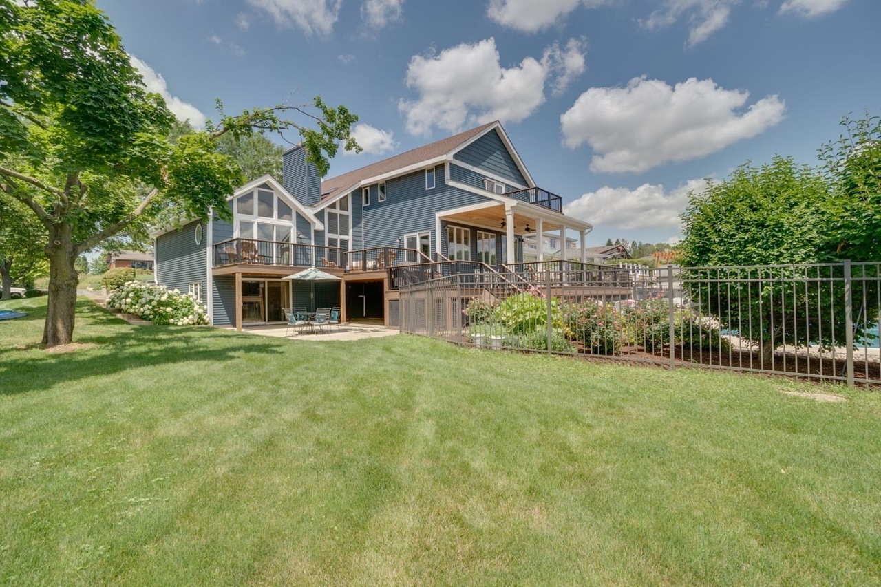 Lakefront Lodge - Cinda K. Lester